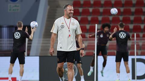 Bundestrainer Hansi Flick wird seine WM-Startelf gegen den Oman wohl nicht aufs Feld schicken.
