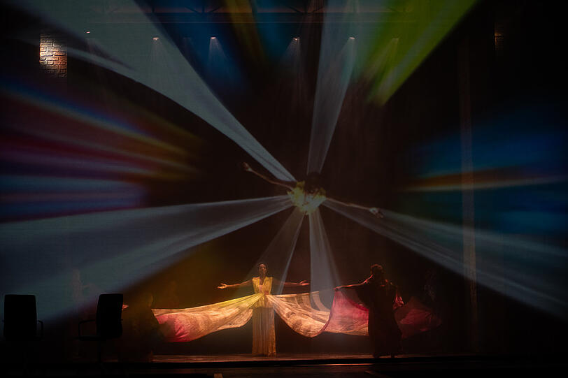 Das Musical "Wüstenblume" im Deutschen Theater.