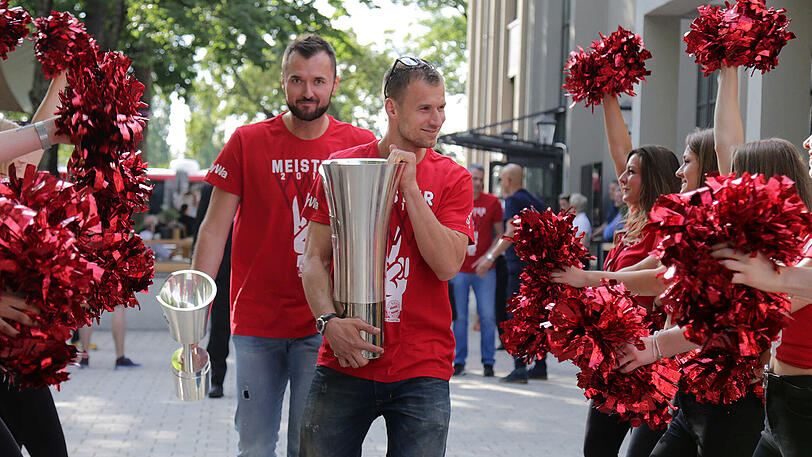 Weitere Impressionen von der Meisterfeier der Bayern-Basketballer am Nockherberg.