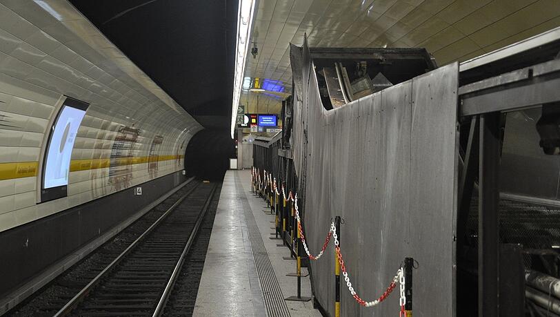 Keine Fahrgäste, dafür sichtbar Baustelle: der U-Bahnhof.