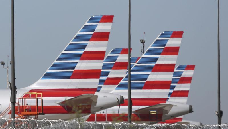 Flugzeuge von American Airlines stehen still - die Airline braucht Geld. Flugzeuge von American Airlines stehen still - die Airline braucht Geld.