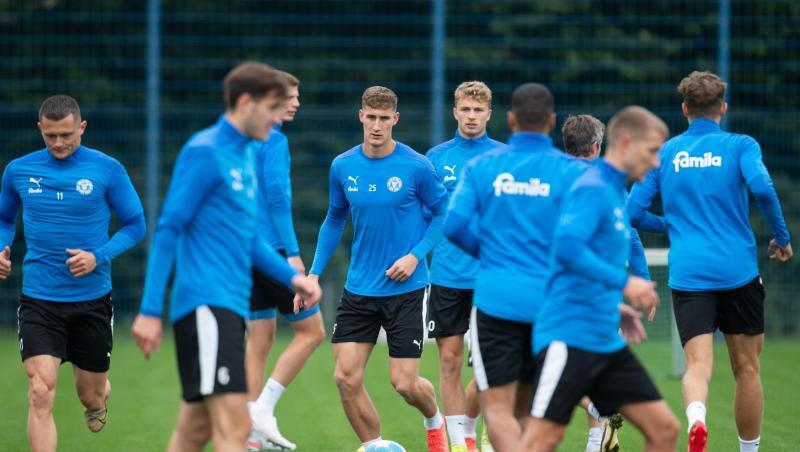 Die Mannschaft von Holstein Kiel braucht einen neuen Cheftrainer.