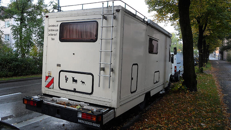 Drei Brüder brachen in ein Wohnmobil ein, während ein Paar darin schlief.(Symbolbild)