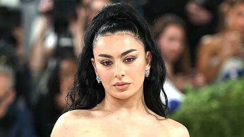 Die S&auml;ngerin Charli xcx bringt am Freitag, 24. Juli, ihr siebtes Studioalbum raus.