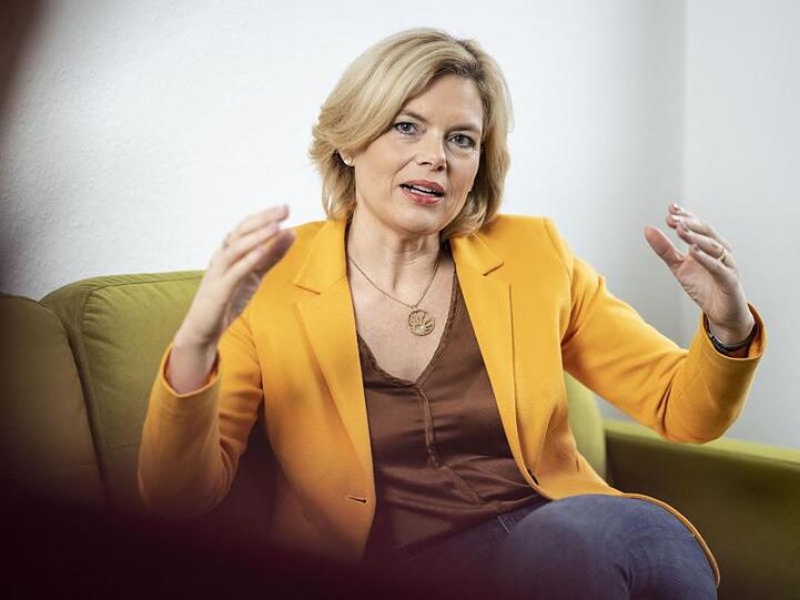 Bundesministerin Julia Klöckner warnt vor wirtschaftlichen Pleiten für Bauern in der Corona-Krise.