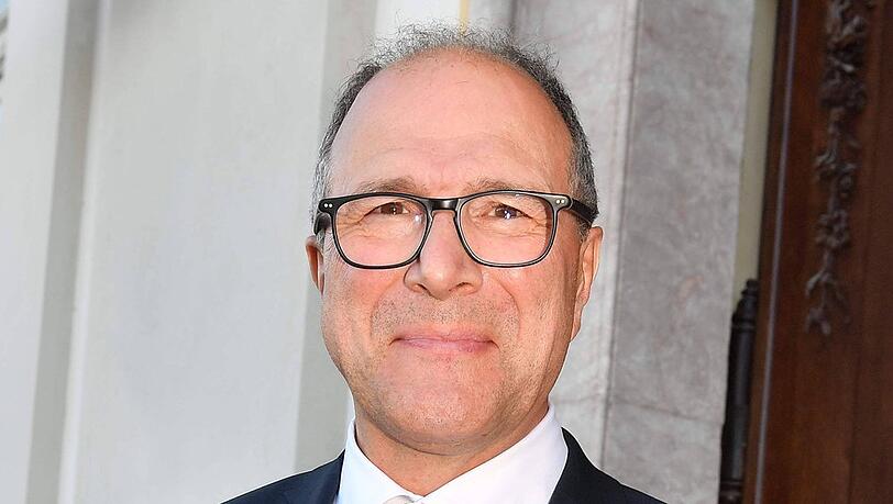 Kehrt wie schon Barbara Salesch ins TV-Programm zurück: Richter Alexander Hold. Kehrt wie schon Barbara Salesch ins TV-Programm zurück: Richter Alexander Hold.