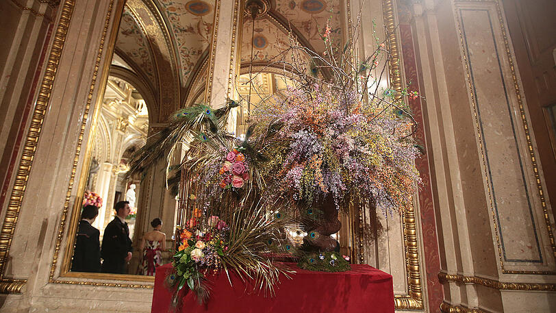 Der Blumenschmuck, wie jedes Jahr wird er am Ende von den Besuchern mitgenommen.