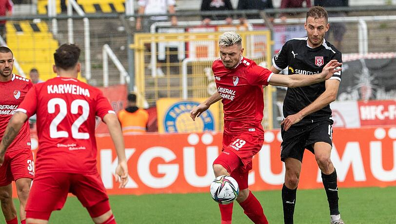 Alexander Sorge 13 Tuerkguecue Muenchen, Jan Shcherbakovski 11 Hallescher FC, Tuerkguecue Ataspor Muenchen vs. Hallescher FC, 01.08.2021 DFB regulations prohibit any use of photographs as image sequences and/or quasi-video Muenchen Bayern Deutschland *** Alexander Sorge 13 Tuerkguecue Muenchen , Jan Shcherbakovski 11 Hallescher FC , Tuerkguecue Ataspor Muenchen vs Hallescher FC, 01 08 2021 DFB regulations prohibit any use of photographs as image sequences and or quasi video Muenchen Bayern Germany Copyright: xkolbert-press/UlrichxGamelx Alexander Sorge 13 Tuerkguecue Muenchen, Jan Shcherbakovski 11 Hallescher FC, Tuerkguecue Ataspor Muenchen vs. Hallescher FC, 01.08.2021 DFB regulations prohibit any use of photographs as image sequences and/or quasi-video Muenchen Bayern Deutschland *** Alexander Sorge 13 Tuerkguecue Muenchen , Jan Shcherbakovski 11 Hallescher FC , Tuerkguecue Ataspor Muenchen vs Hallescher FC, 01 08 2021 DFB regulations prohibit any use of photographs as image sequences and or quasi video Muenchen Bayern Germany Copyright: xkolbert-press/UlrichxGamelx