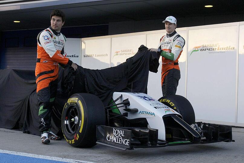 Niko Hülkenberg präsentiert seinen Force India.