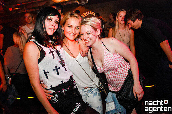 Auch im Gecko Club wurde ausgelassen ins Wochenende gefeiert. Foto: Tom Kiwi