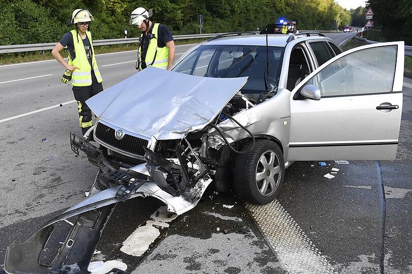 Nach dem Aufprall schleuderte der BMW rund 50 Meter weit auf die Gegenfahrbahn.