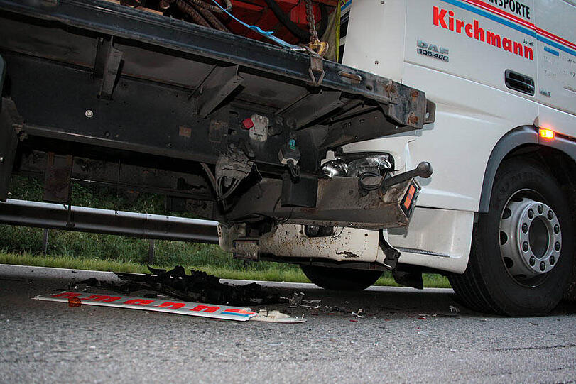 Reichertsheim: Massen-Crash: Hier krachen drei LKW ineinander - Bayern - Abendzeitung München