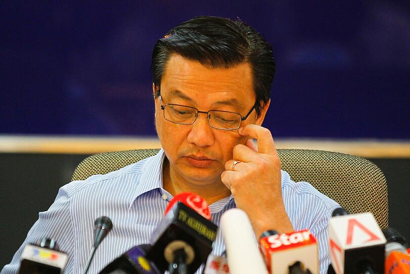 Malaysias Transportminister Liow Tiong Lai auf einer Pressekonferenz.