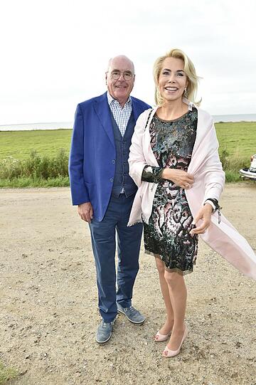 Wolfgang Seybold und Gabriela Prinzessin zu Leiningen beim Krebsessen des Ehepaars Baumann in Morsum auf Sylt