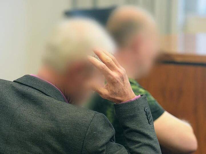 Wegen Mordes an einer 35 Jahre alten dreifachen Mutter sind zwei Brüder zu lebenslanger Haft verurteilt worden. Foto: Stefan Puchner/Archiv