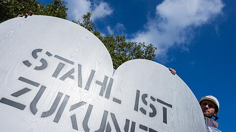 An dem "Stahlgipfel" in Berlin nehmen auch Vertreter von Stahlerzeugern und Gewerkschaften teil. (Archivbild)