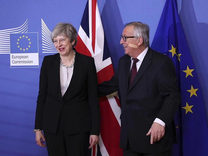 Jean-Claude Juncker empfängt Theresa May in Brüssel.