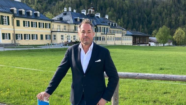 Hier geht's künftig ab: Luxus-Caterer Ulrich Dahlmann (zehn Kilo leichter) in Wildbad Kreuth.
