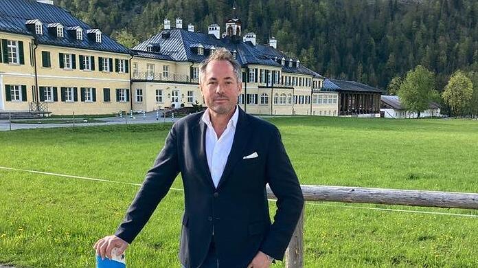 Hier geht's künftig ab: Luxus-Caterer Ulrich Dahlmann (zehn Kilo leichter) in Wildbad Kreuth.