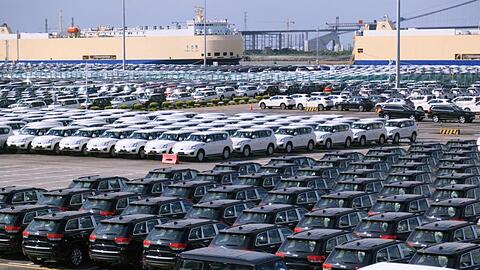 Auto-Verschiffung im Hafen der chinesischen Stadt Guangzhou: Der Handelsstreit mit den USA schadet nicht nur China.