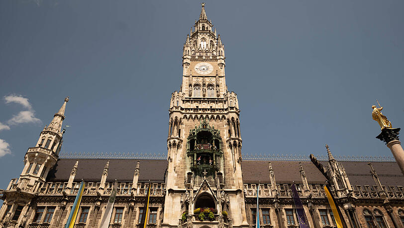 Mehr als sein Glockenspiel: das Neue Rathaus.