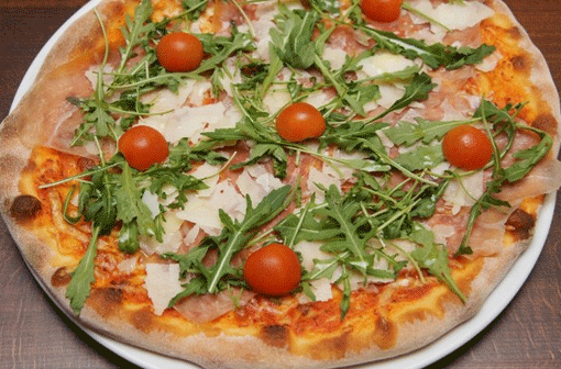 Die Männer hatten den Pizzaboten bestellt, stahlen dann sein Auto und die gesamte Lieferung. (Symbolbild)