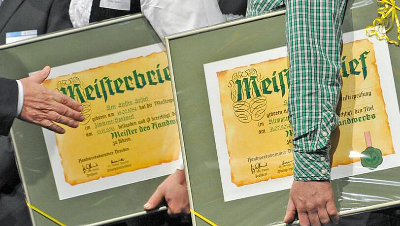 Das deutsche Handwerk muss nach Angaben von EU-Kommissionsvize Katainen nicht fürchten, dass Brüssel am Meisterbrief rüttelt. Das deutsche Handwerk muss nach Angaben von EU-Kommissionsvize Katainen nicht fürchten, dass Brüssel am Meisterbrief rüttelt.