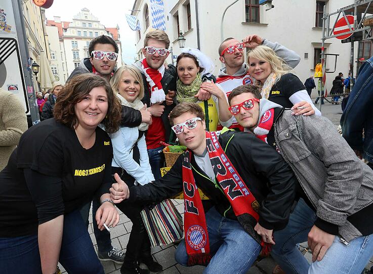 Bilder von der Meisterschaftsfeier des FC Bayern am Marienplatz.
