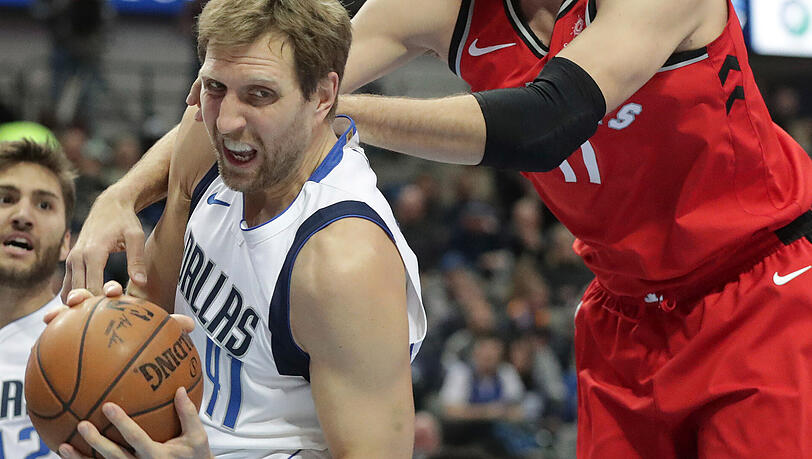 Dirk Nowitzki war mit 18 Punkten und sieben Rebounds maßgeblich am Sieg gegen Toronto beteiligt.
