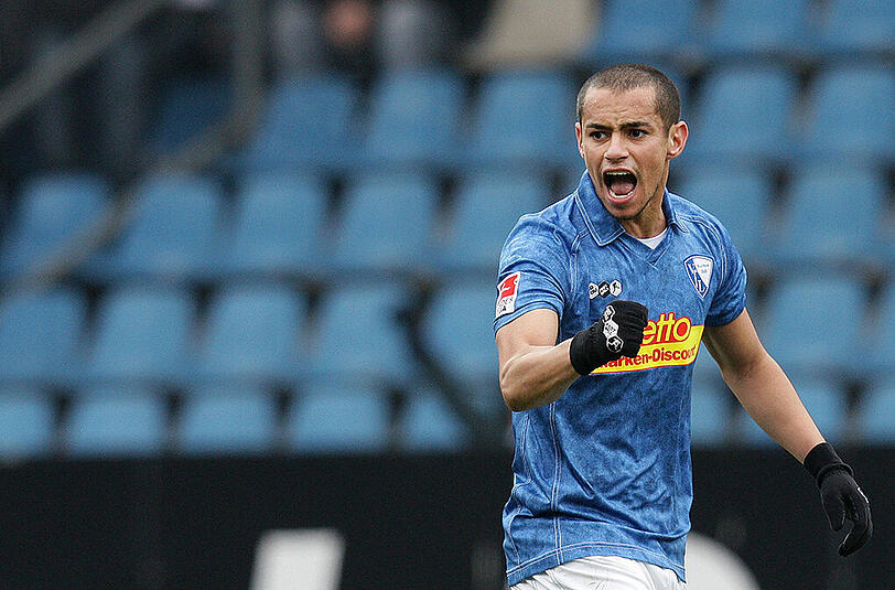 Ein Bild aus dem Jahr 2011: Damals spielte Azaouagh noch beim VfL Bochum, mittlerweile ist der 32-Jährige vereinslos. (Archivbild)