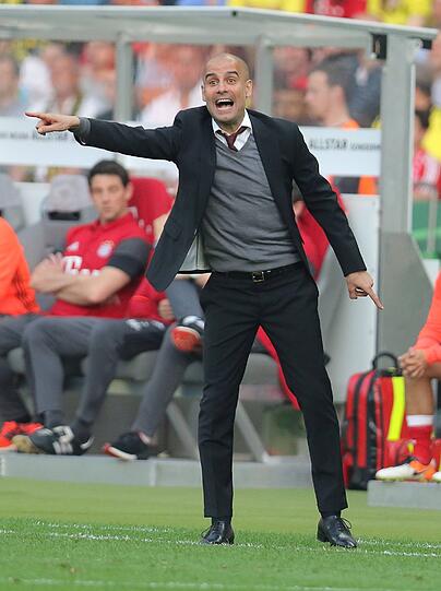 Pep Guardiola, Note 1: In seinem 161. und letzten Spiel als Bayern-Trainer mit dem gelungenen Abschied. Feierte nach dem Elfmeterschießen sogar mit Fans und Mannschaft in der Kurve. Während der Partie stand er manchmal einen Meter im Spielfeld, um seine Stars zu coachen. Mit der Personalie Kimmich lag Pep genau richtig: Der Youngster überzeugte als Ersatz für Javi Martínez.