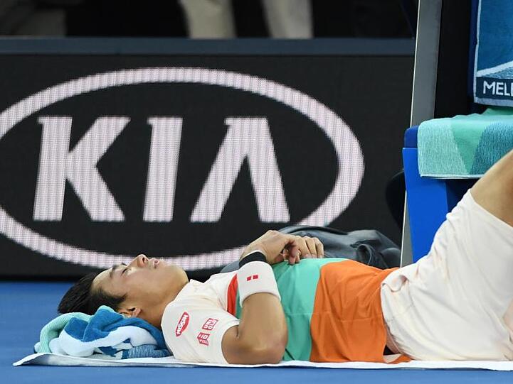 Kei Nishikori musste während der Partie behandelt werden.