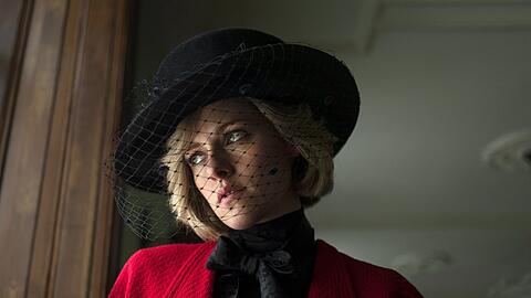 Kristen Stewart als Lady Di im Film "Spencer".