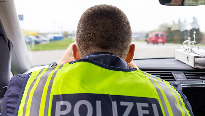 Die Polizei hatte eine Kontrollstelle mit einem Lasermessgerät eingerichtet. (Symbolbild) Die Polizei hatte eine Kontrollstelle mit einem Lasermessgerät eingerichtet. (Symbolbild)