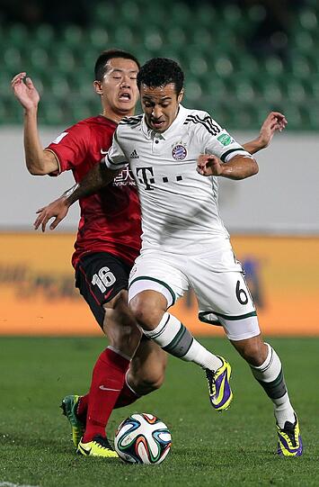 THIAGO NOTE 1
Ballnahme, Drehung, Pfostenschuss (17.) - kleines, drahtiges Thiago. Schuftete auch zielführend vor Ribérys 1:0. Top-Flanke vor Mandzukics 2:0. Richtig gut, der Mann.