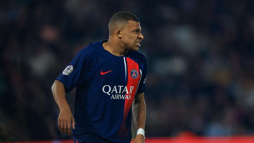 PSG-Star Kylian Mbappé musste wegen einer Verletzung ausgewechselt werden.