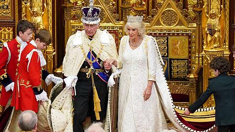 Charles und Camilla während der Krönungszeremonie am 6. Mai in der Westminster Abbey in London.