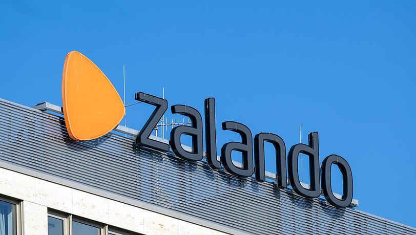 Zalando streicht rund 450 Arbeitsplätze am Firmensitz in Berlin. (Archivbild)