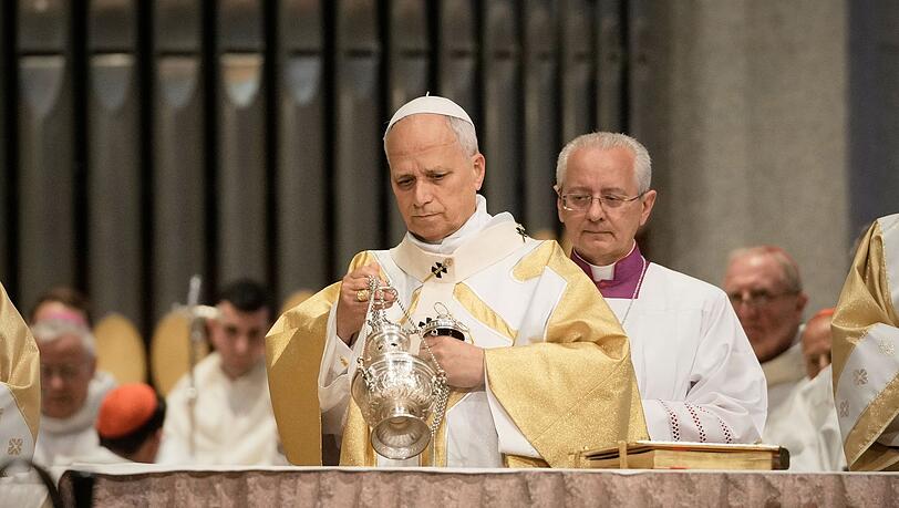 Der Papst bezeichnete die noch unvollendete Kirche als architektonisches Meisterwerk. Der Papst bezeichnete die noch unvollendete Kirche als architektonisches Meisterwerk.