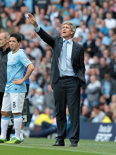 Auch der Scheichklub Manchester United spielt mit beim Bäumchen-Wechsel-Dich-Spiel der Trainer. Zur Saison 2013/14 übernahm Manuel Pellegrini die Truppe.