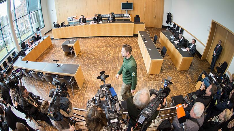 Ex-Fraktionsvorsitz der CSU, Georg Schmid vor Gericht. Die Bilder.