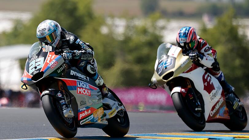 Marcel Schrötter (l) aus Deutschland vom Team Liqui Moly Intact GP.