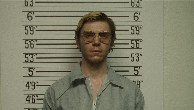 Evan Peters als Jeffrey Dahmer.