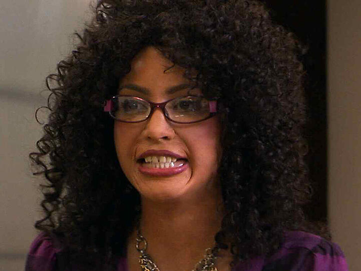 Nicht wiederzuerkennen: Kim Kardashian in "Celebrities Undercover"