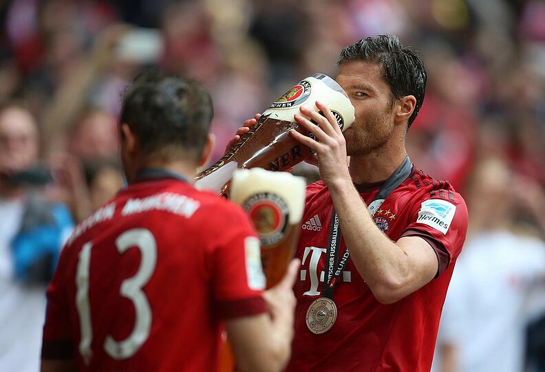 Konfetti, Bierduschen und Meisterschale: Die besten Bilder von der Bayern-Party aus der Allianz Arena!