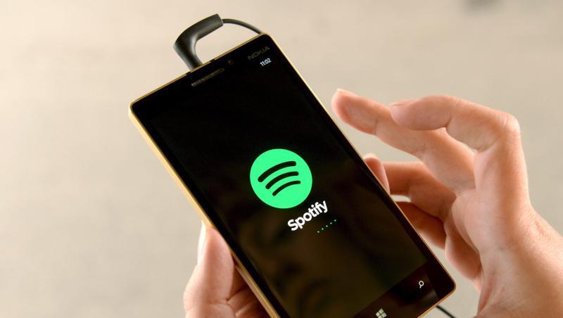 Spotify hatte zum Quartalsende 100 Millionen Abo-Kunden und zusammen mit der Gratis-Version insgesamt 217 Millionen monatlich aktive Nutzer. Spotify hatte zum Quartalsende 100 Millionen Abo-Kunden und zusammen mit der Gratis-Version insgesamt 217 Millionen monatlich aktive Nutzer.