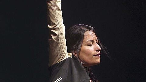 Ana Tijoux, die Chilenin aus Frankreich, präsentiert einen bunten Stilmix zweier Kontinente.