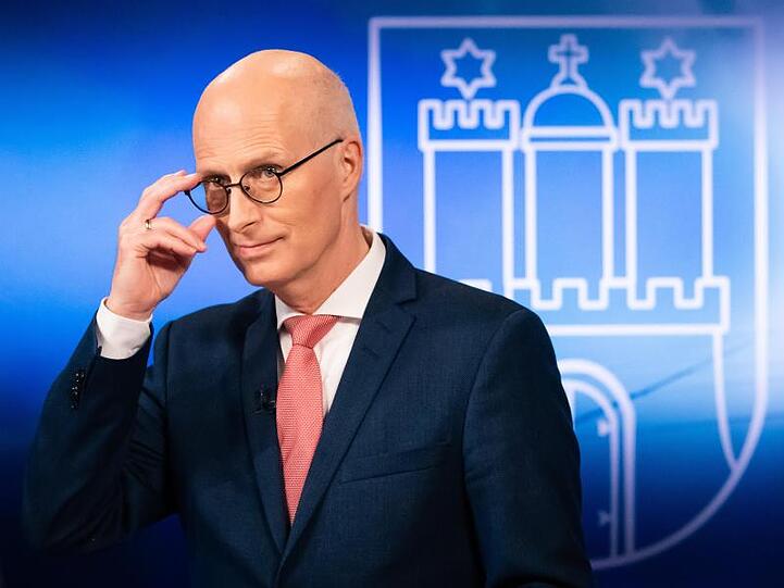 Umfragen zufolge steuert die SPD um Bürgermeister Peter Tschentscher bei der Bürgerschaftswahl in Hamburg auf die 40 Prozent zu.