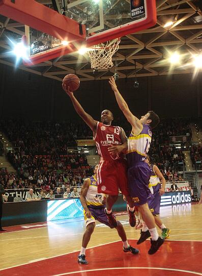 Hammerspiel der FC Bayern Basketballer: Das Team von Trainer Dirk Bauermann gewann am Samstagabend gegen Phoenix Hagen mit 100:81 und feierte damit den vierten Sieg in Serie. Die besten Bilder.