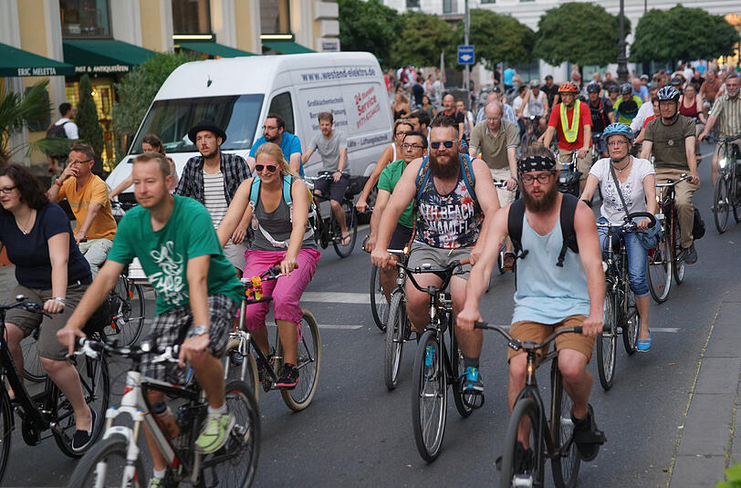 Tausende Münchner waren bei der sechsten Münchner Radlnacht dabei. Die Bilder.